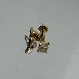 MEJURI Baguette Diamond at Back Studs